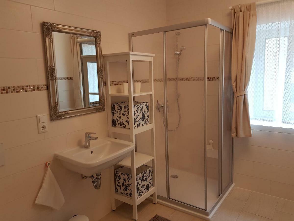 Gut Steinhuegel Apartment Бишофсмайс Екстериор снимка